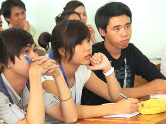 Trường Cao Đẳng Bách Khoa Việt Nam Phối hợp với  Tổ chức Tầm nhìn Thế Giới (World Vison) Hướng nghiêp, Tư vấn tuyển sinh cho học sinh huyện Như Thanh