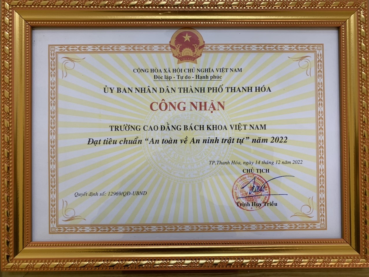 TRƯỜNG CĐ BÁCH KHOA VN  ĐƯỢC CÔNG NHẬN  LÀ CƠ SỞ GD ĐẠT  TIÊU CHUẨN AN TOÀN VÀ ANTT NĂM 2023