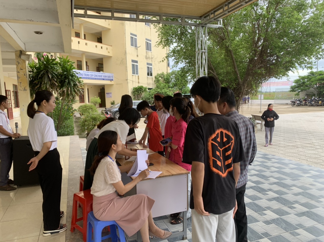 Trăn trở mùa tuyển sinh: Chọn bằng cấp hay chọn việc làm?