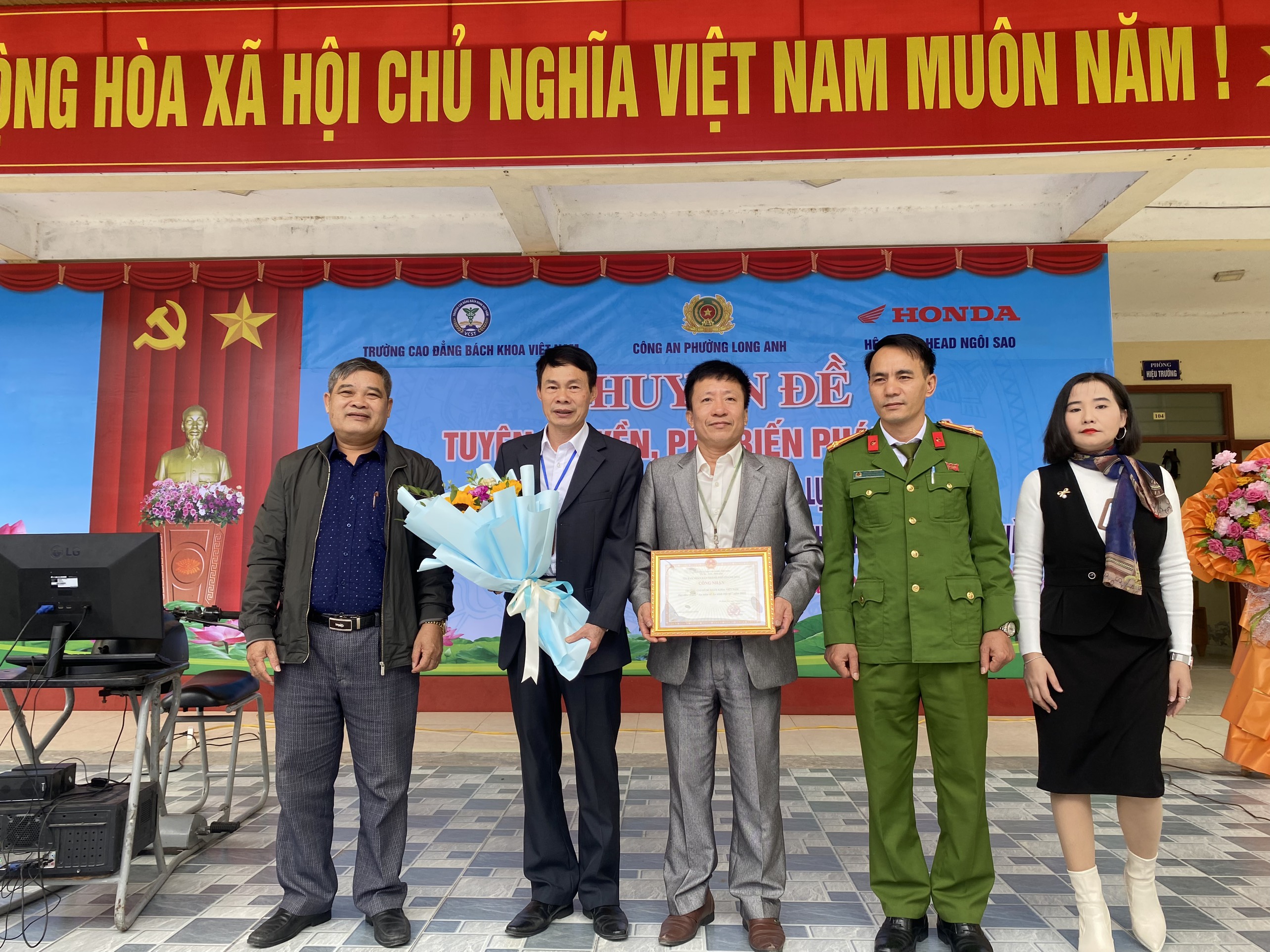 TỔ CHỨC CHUYÊN ĐỀ TUYÊN TRUYỀN, PHỔ BIẾN PHÁP LUẬT VỀ PCTP, MA TÚY, BẠO LỰC HỌC ĐƯỜNG  VÀ ATGT